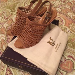 New in Box Signature Vince Camuto Vi Peeka Sandal